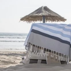 Febronie Décoration De Jardin Fouta En Coton 100x200 Bleu Ciel Et Bleu Marine -Gants de toilette Soldes fouta en coton 100x200 bleu ciel et bleu marine 2