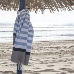 Febronie Décoration De Jardin Fouta En Coton 100x200 Bleu Ciel Et Bleu Marine -Gants de toilette Soldes fouta en coton 100x200 bleu ciel et bleu marine 3