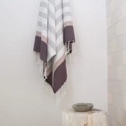 Febronie Décoration De Jardin Fouta En Coton 100x200 Gris Perle, Rose Pâle Et Prune -Gants de toilette Soldes fouta en coton 100x200 gris perle rose pale et prune 5