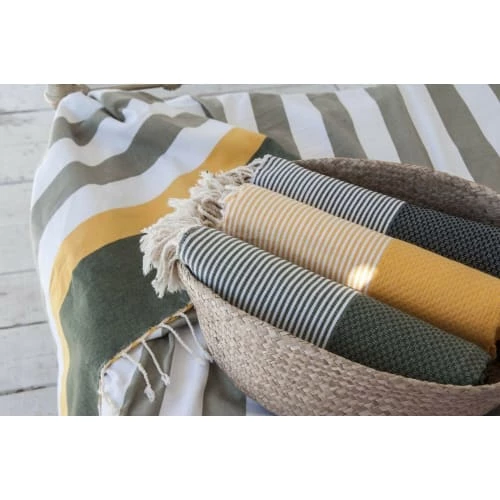 Febronie Décoration De Jardin Fouta En Coton 100x200 Jaune Safran 7 Febronie Décoration De Jardin Fouta En Coton 100x200 Jaune Safran – Image 5