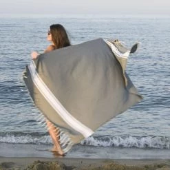 Febronie Décoration De Jardin Fouta En Coton Bande Blanche 100x200 Gris Moyen -Gants de toilette Soldes fouta en coton bande blanche 100x200 gris moyen 3