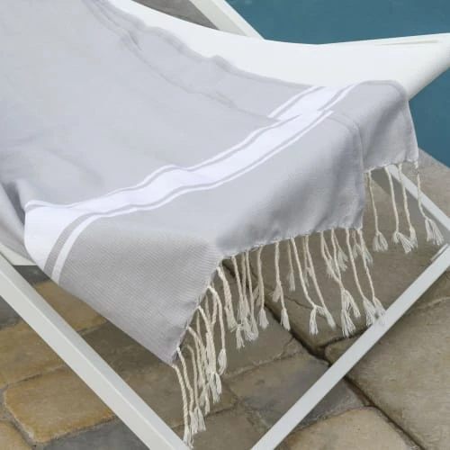 Febronie Décoration De Jardin Fouta En Coton Bande Blanche 100x200 Gris Perle 7 Febronie Décoration De Jardin Fouta En Coton Bande Blanche 100x200 Gris Perle – Image 5