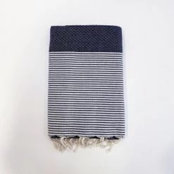 Le Comptoir De La Plage Accessoires Et Serviettes De Plage  Fouta Traditionnelle Mikanda Royal 100x200 190g/m² -Gants de toilette Soldes fouta traditionnelle mikanda navy 100x200 190g m2 7