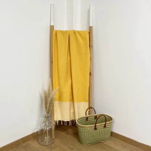 Le Comptoir De La Plage Accessoires Et Serviettes De Plage Fouta Traditionnelle Mikanda Tournesol 100x200 190g/m² 5 Le Comptoir De La Plage Accessoires Et Serviettes De Plage Fouta Traditionnelle Mikanda Tournesol 100x200 190g/m² – Image 3