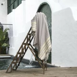 Febronie Décoration De Jardin Fouta XXL En Coton 200x200 Blanc Et Or 11 Febronie Décoration De Jardin Fouta XXL En Coton 200x200 Blanc Et Or -Gants de toilette Soldes fouta xxl en coton 200x200 blanc et or 3