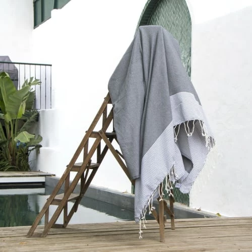 Febronie Décoration De Jardin Fouta XXL En Coton 200x200 Jaune Safran 6 Febronie Décoration De Jardin Fouta XXL En Coton 200x200 Jaune Safran – Image 4