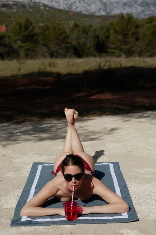 LA SERVIETTE PARIS Accessoires Et Serviettes De Plage Serviette De Plage Coton Bio 500Gr/m² Gris Cadre Blanc 90x170 5 LA SERVIETTE PARIS Accessoires Et Serviettes De Plage Serviette De Plage Coton Bio 500Gr/m² Gris Cadre Blanc 90x170 – Image 3