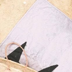 Juniqe Décoration De Jardin Serviette De Plage En éponge-velours En Blanc & Blanc Ivoire 90x180 -Gants de toilette Soldes serviette de plage en eponge velours en blanc blanc ivoire 90x180 3