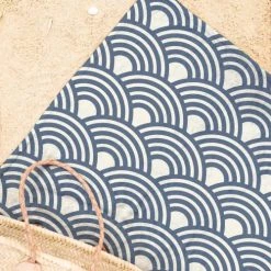 Juniqe Décoration De Jardin Serviette De Plage En éponge-velours En Blanc & Bleu 90x180 7 Juniqe Décoration De Jardin Serviette De Plage En éponge-velours En Blanc & Bleu 90x180 -Gants de toilette Soldes serviette de plage en eponge velours en blanc bleu 90x180 15