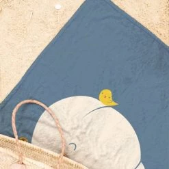 Juniqe Décoration De Jardin Serviette De Plage En éponge-velours En Blanc & Bleu 90x180 -Gants de toilette Soldes serviette de plage en eponge velours en blanc bleu 90x180 35