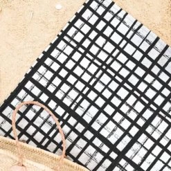 Juniqe Décoration De Jardin Serviette De Plage En éponge-velours En Blanc & Noir 90x180 -Gants de toilette Soldes serviette de plage en eponge velours en blanc noir 90x180 6