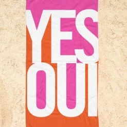 Juniqe Décoration De Jardin Serviette De Plage En éponge-velours En Blanc & Rose 90x180 -Gants de toilette Soldes serviette de plage en eponge velours en blanc rose 90x180 2