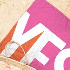 Juniqe Décoration De Jardin Serviette De Plage En éponge-velours En Blanc & Rose 90x180 -Gants de toilette Soldes serviette de plage en eponge velours en blanc rose 90x180 3