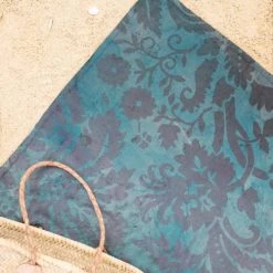 Juniqe Décoration De Jardin Serviette De Plage En éponge-velours En Bleu & Gris 90x180 -Gants de toilette Soldes serviette de plage en eponge velours en bleu gris 90x180 3