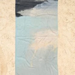Juniqe Décoration De Jardin Serviette De Plage En éponge-velours En Bleu & Noir 90x180 -Gants de toilette Soldes serviette de plage en eponge velours en bleu noir 90x180 7