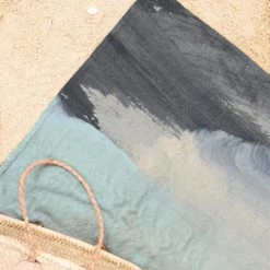 Juniqe Décoration De Jardin Serviette De Plage En éponge-velours En Bleu & Noir 90x180 -Gants de toilette Soldes serviette de plage en eponge velours en bleu noir 90x180 8