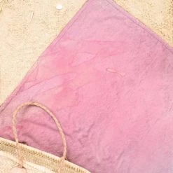 Juniqe Décoration De Jardin Serviette De Plage En éponge-velours En Bleu & Rose 90x180 -Gants de toilette Soldes serviette de plage en eponge velours en bleu rose 90x180 3