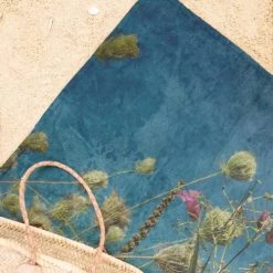 Juniqe Décoration De Jardin Serviette De Plage En éponge-velours En Bleu & Vert 90x180 -Gants de toilette Soldes serviette de plage en eponge velours en bleu vert 90x180 12