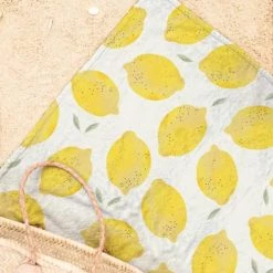 Juniqe Décoration De Jardin Serviette De Plage En éponge-velours En Jaune & 90x180 -Gants de toilette Soldes serviette de plage en eponge velours en jaune 90x180 6