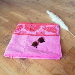 Le Comptoir De La Plage Accessoires Et Serviettes De Plage  Serviette De Plage éponge Velours Fuschia Catalina 90 X 170 -Gants de toilette Soldes serviette de plage eponge velours fuschia catalina 90 x 170 3