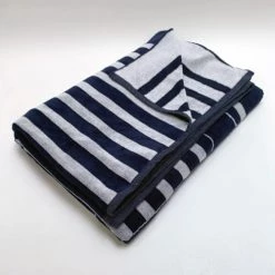 Le Comptoir De La Plage Accessoires Et Serviettes De Plage  Serviette De Plage éponge Velours Jacquard Skipper 140x200 420g/m² -Gants de toilette Soldes serviette de plage eponge velours jacquard skipper 140x200 420g m2 2