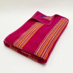 Le Comptoir De La Plage Accessoires Et Serviettes De Plage  Serviette De Plage éponge Velours Milonga Fuchsia 90x170 400g/m² -Gants de toilette Soldes serviette de plage eponge velours milonga fuchsia 90x170 400g m2 2