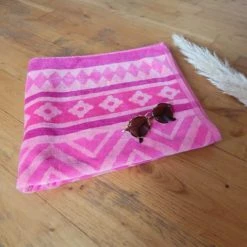 Le Comptoir De La Plage Décoration De Jardin Serviette De Plage éponge Velours Rose Bamba 86 X 160 -Gants de toilette Soldes serviette de plage eponge velours rose bamba 86 x 160 4