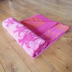 Le Comptoir De La Plage Décoration De Jardin Serviette De Plage éponge Velours Rose Flamingo 86 X 160 -Gants de toilette Soldes serviette de plage eponge velours rose flamingo 86 x 160 2