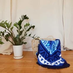 Le Comptoir De La Plage Accessoires Et Serviettes De Plage  TWILIGHT - Serviette De Plage Ronde Microfibre Bleu 140 -Gants de toilette Soldes twilight serviette de plage ronde microfibre bleu 140 2